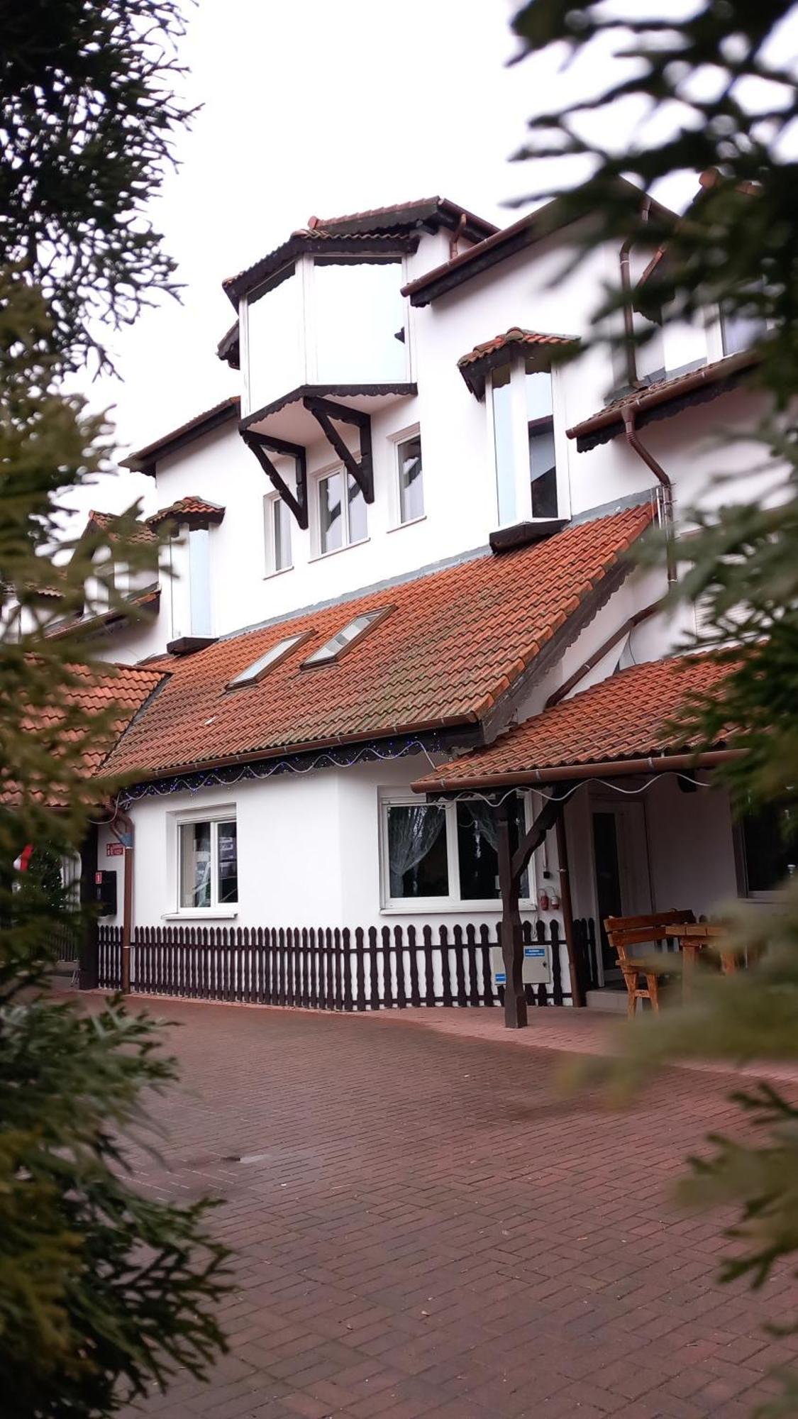 Hotel Dworek Wrocław Extérieur photo
